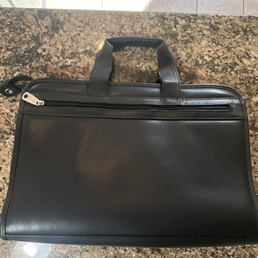 American Tourister Black Zip Briefcase/Document Case Large w/ Outer Pockets